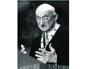 Um dos momentos fundadores da futura União: o ministro dos Negócios Estrangeiros francês, Robert Schuman, propõe a gestão comum do carvão e do aço
