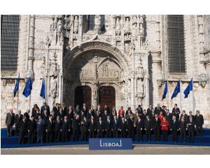 Fotografia de família no dia da assinatura do Tratado de Lisboa, no Mosteiro dos Jerónimos